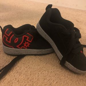 DC boys shoes
